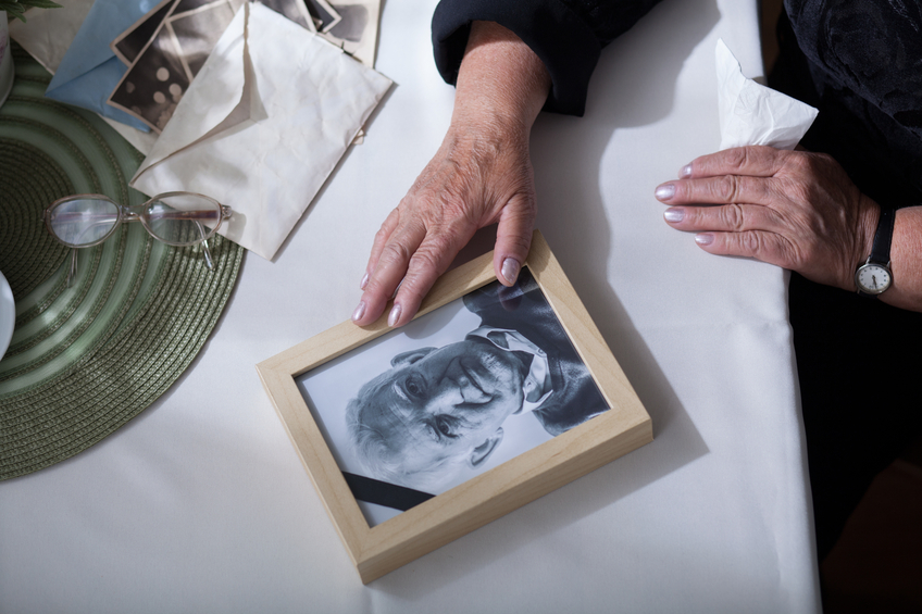 How to Help Seniors Through the Grieving Process Assisted Living