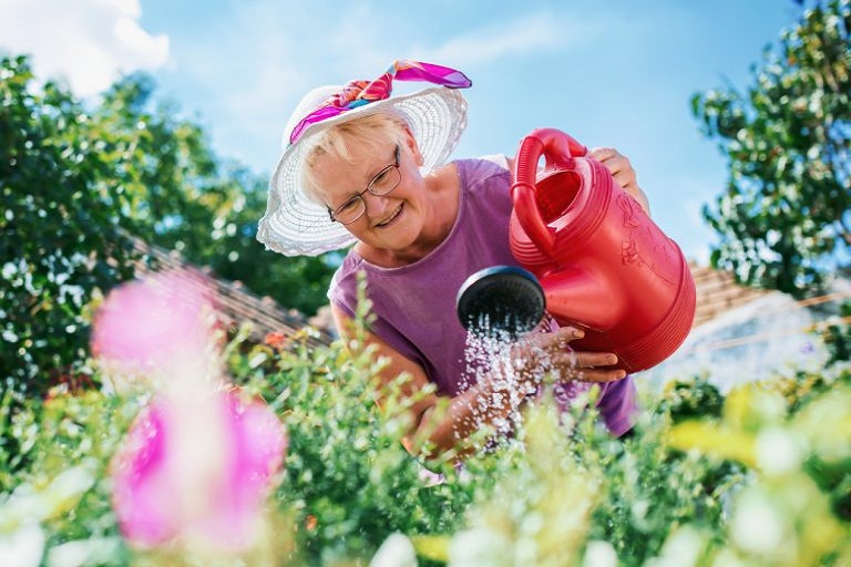 The Health Benefits of Gardening for Seniors-456