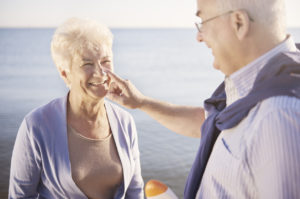 Best Ways To Protect Senior Skin from UV Rays-1213