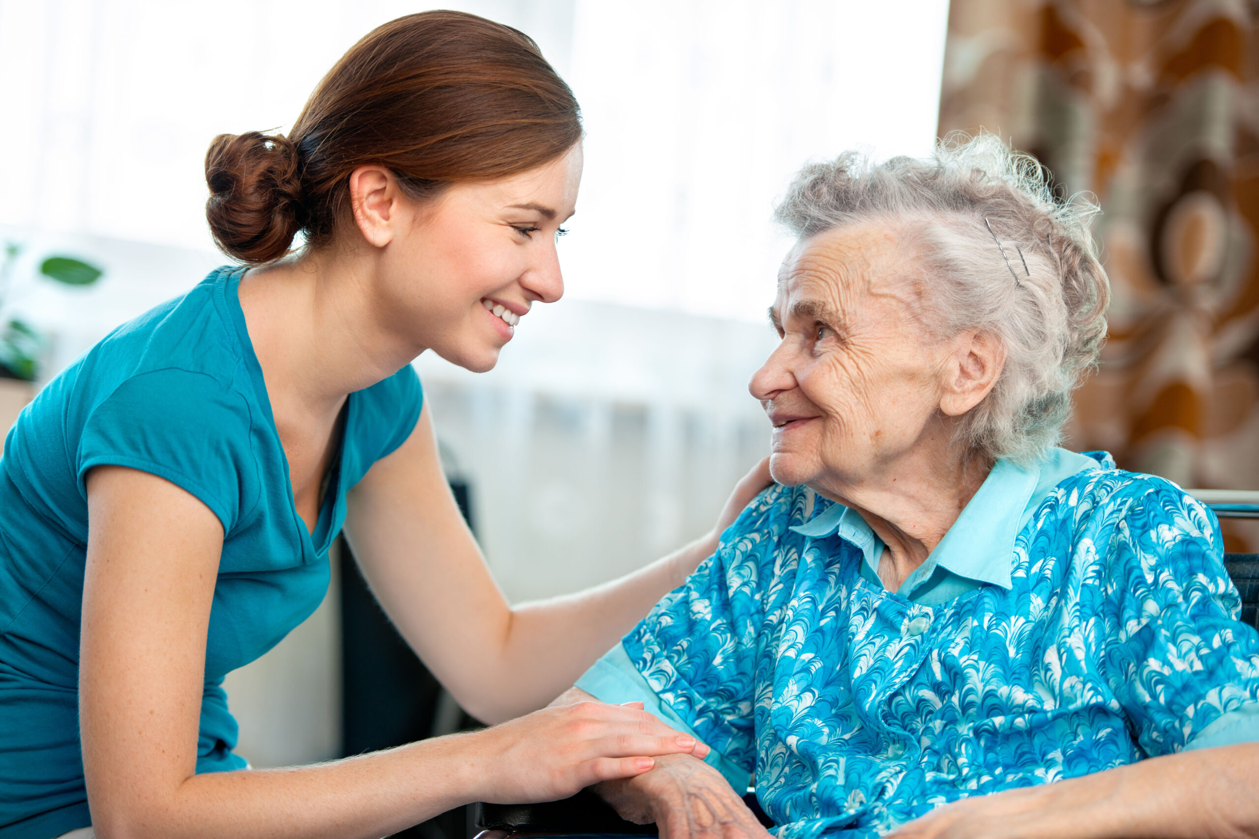 4 Benefits of Senior Living Communities-456