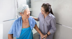 How to Encourage an Aging Parent to Shower When They Refuse-1213